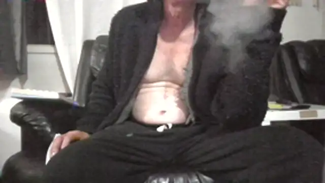 Snapshot of Lovyourpuss chatting on 07-26-26, 07:43 Lovyourpuss online show from 07-26-26, 07:43