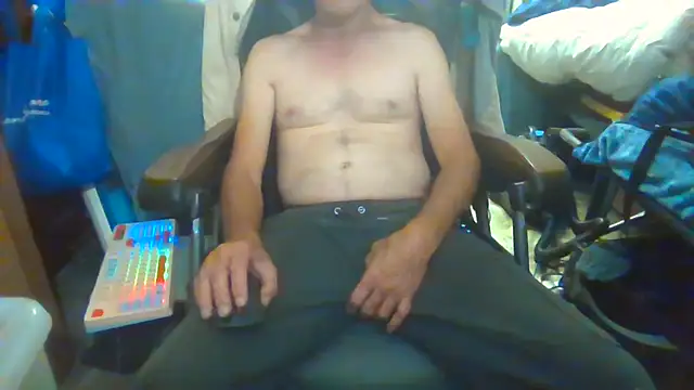 Lovyourpuss online show from 04-22-26, 12:12