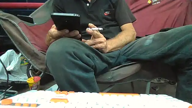 Lovyourpuss online show from 02-10-26, 03:49