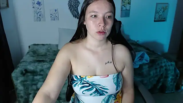 Snapshot of mariaana__222 chatting on 06-03-26, 04:35 mariaana 222 online show from 06-03-26, 04:35