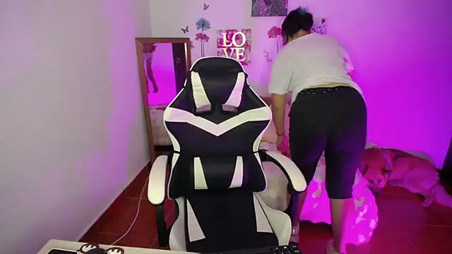 Snapshot of mariaana__222 chatting on 10-13-25, 03:41 mariaana 222 online show from 10-13-25, 03:41