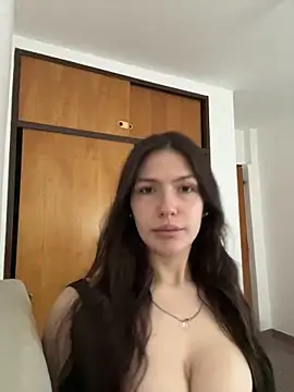 Snapshot of silvestflix chatting on 05-28-26, 03:29 silvestflix online show from 05-28-26, 03:29