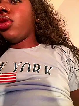 alissradiante1 online show from 01-10-26, 02:18