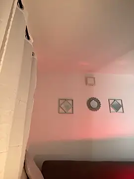 alissradiante1 online show from 04-15-26, 04:07