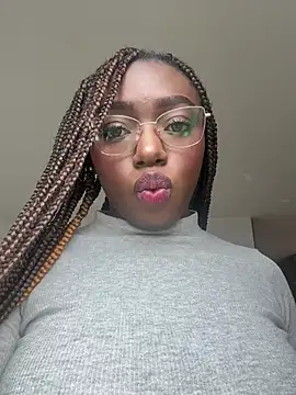 Snapshot of alissradiante1 chatting on 02-21-26, 08:33 alissradiante1 online show from 02-21-26, 08:33