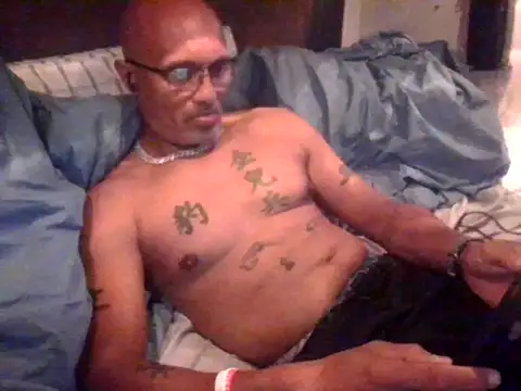 badboy2u2025 online show from 04-21-26, 11:44