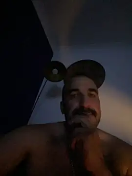 Snapshot of CloudyMuscleBeefy chatting on 06-10-26, 10:44 CloudyMuscleBeefy online show from 06-10-26, 10:44