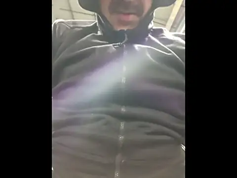 CloudyMuscleBeefy online show from 12-17-25, 02:05