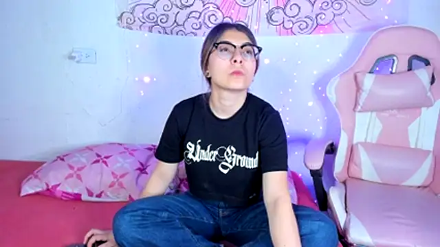 Snapshot of abbie_jensen_ chatting on 06-19-26, 05:13 abbie jensen online show from 06-19-26, 05:13