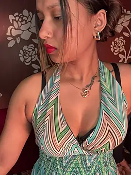 Snapshot of Scarlett_1819 chatting on 01-31-26, 08:18 Scarlett 1819 online show from 01-31-26, 08:18