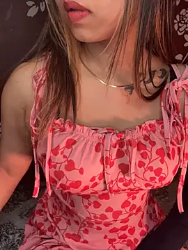 Snapshot of Scarlett_1819 chatting on 02-12-26, 05:13 Scarlett 1819 online show from 02-12-26, 05:13