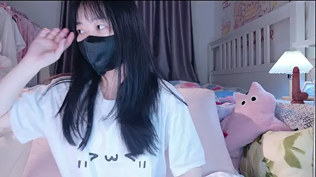 love-uiui online show from 11-04-25, 02:43