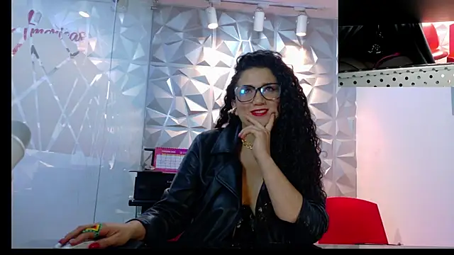 Dakota Rainbow22 online show from 02-15-26, 07:42