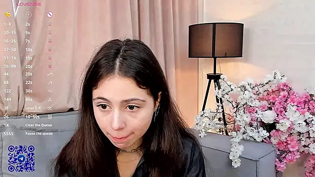 Snapshot of JulianaChapel chatting on 09-18-25, 10:40 JulianaChapel online show from 09-18-25, 10:40