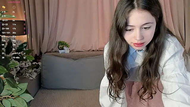 Snapshot of JulianaChapel chatting on 11-02-25, 08:19 JulianaChapel online show from 11-02-25, 08:19