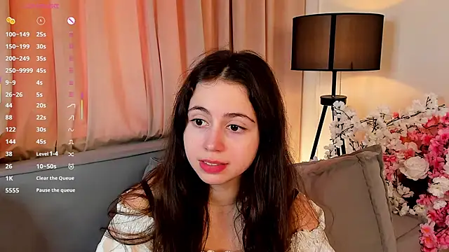 Snapshot of JulianaChapel chatting on 09-15-25, 08:04 JulianaChapel online show from 09-15-25, 08:04