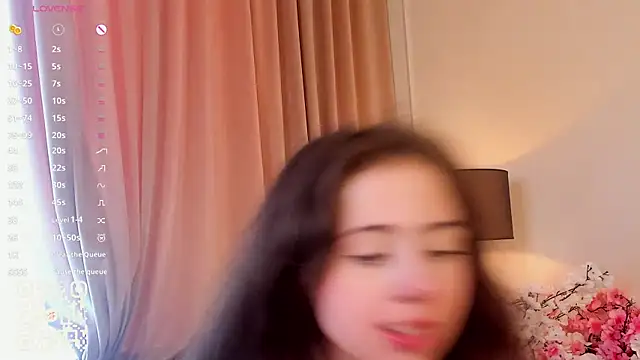 Snapshot of JulianaChapel chatting on 09-22-25, 08:42 JulianaChapel online show from 09-22-25, 08:42