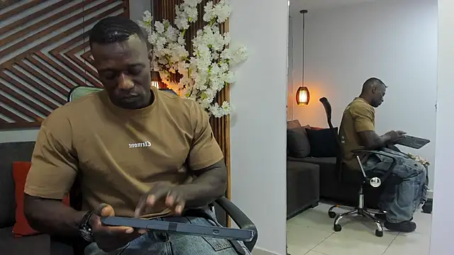 MarcusBlack  online show from 02-12-26, 03:01