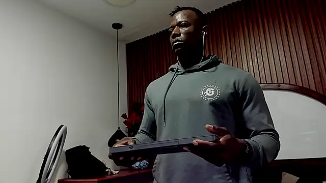 MarcusBlack  online show from 06-19-26, 11:49