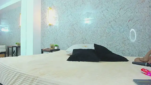 Antonella west online show from 04-13-26, 09:41