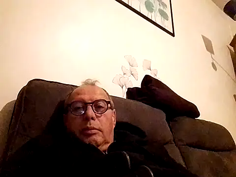 Vince072 online show from 10-13-25, 05:09