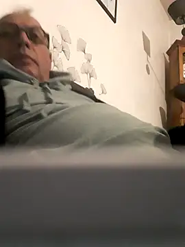 Vince072 online show from 09-26-25, 03:46