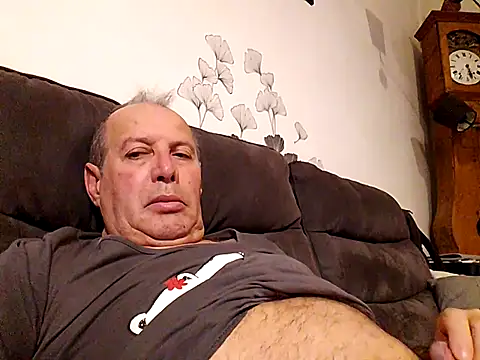 Vince072 online show from 11-07-25, 04:17