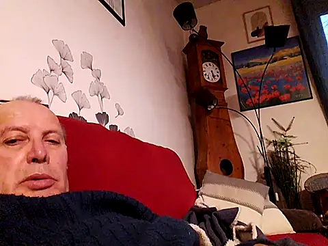 Vince072 online show from 01-13-26, 04:33