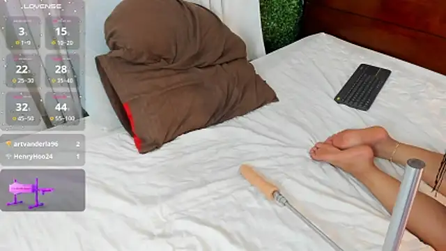 Tifany-fox online show from 03-08-26, 02:09