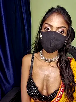 Snapshot of Riya_R24 chatting on 05-23-26, 04:39 Riya R24 online show from 05-23-26, 04:39