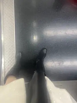 xiaoyuan01 online show from 12-23-25, 01:38