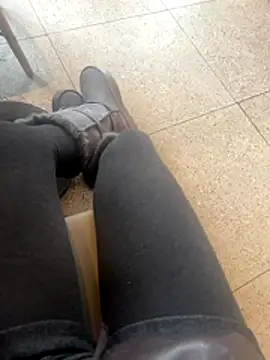 xiaoyuan01 online show from 12-16-25, 03:44