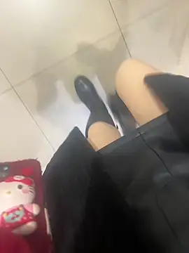 xiaoyuan01 online show from 12-01-25, 01:39