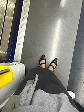 xiaoyuan01 online show from 11-16-25, 01:21