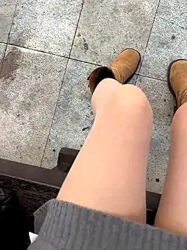 xiaoyuan01 online show from 10-28-25, 04:57