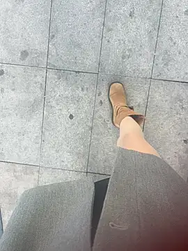 xiaoyuan01 online show from 11-25-25, 02:12