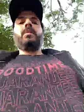 Snapshot of uto857 chatting on 02-04-26, 11:33 uto857 online show from 02-04-26, 11:33