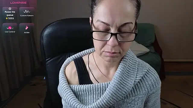 Snapshot of Ronda_Roni chatting on 01-09-26, 02:13 Ronda Roni online show from 01-09-26, 02:13