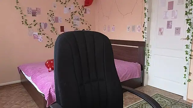 Ronda Roni online show from 04-13-26, 05:11