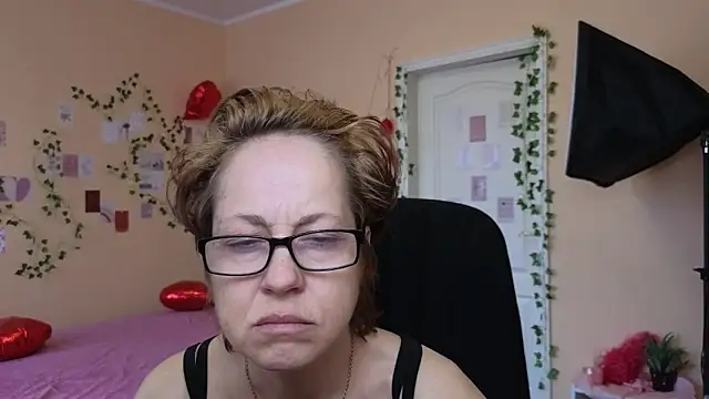 Ronda Roni online show from 04-10-26, 09:16