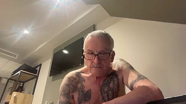 poggles online show from 02-20-26, 08:00