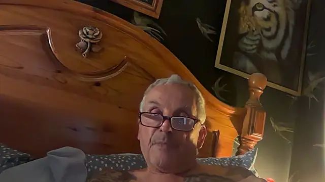 poggles online show from 10-15-25, 07:22