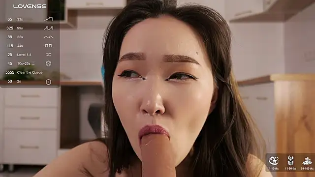 scamelia online show from 10-28-25, 04:13