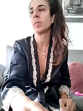 agustinalatina online show from 10-21-25, 09:52