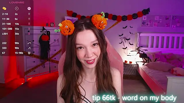 Shriya Sarann online show from 10-30-25, 02:04