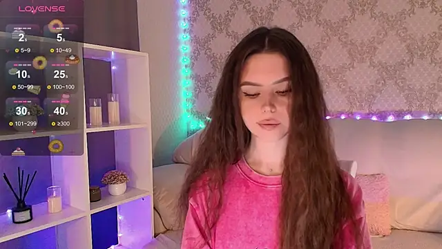 Snapshot of HolyMiax chatting on 05-18-26, 04:01 HolyMiax online show from 05-18-26, 04:01