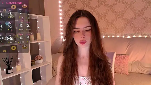 Snapshot of HolyMiax chatting on 07-20-26, 03:47 HolyMiax online show from 07-20-26, 03:47