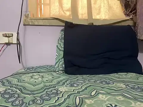 Snapshot of Matt6102 chatting on 10-03-25, 10:06 Matt6102 online show from 10-03-25, 10:06