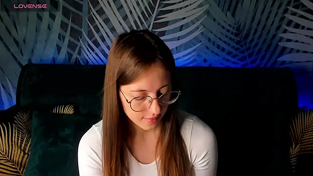 ChristyCrayme online show from 11-22-25, 10:19