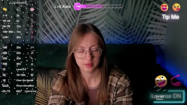 Snapshot of ChristyCrayme chatting on 06-12-26, 10:18 ChristyCrayme online show from 06-12-26, 10:18